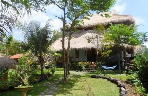 Penatih Villa | Villa "Bali Paradise" 5br. Two houses 3br + 2br, swimming pool, big garden.