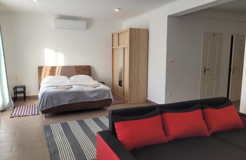Balatonboglar Apartment | Villa Balifornia -Állatbarátoknak