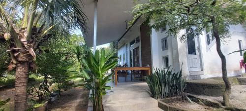 Sumbawa Besar House | Villa Bamboo Sumbawa