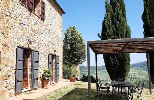 Montefollonico House | Villa Banditello, secluded, panoramic view over Montepulciano valley.