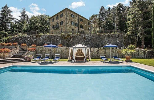 Ripoli Villa | Villa Belgarbo: A charming and bright two-story villa situated in an elegant eighteenth-century building, with Free WI-FI.