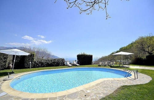 Colli di Fontanelle Villa | Villa Berenice Grande: A charming three-story villa with a view of the seascape and both the Sorrento and Amalfi Coasts, with Free WI-FI.