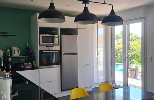 Cestas House | Villa between pines and vines, in a quiet location