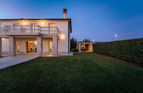 Labinci Villa | Villa Bincila for 12 people near Poreč with sea view & beautiful garden