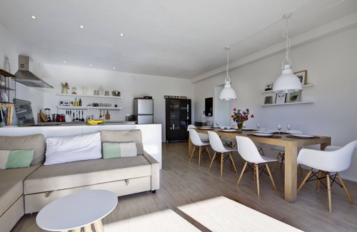 Civezza House | Villa Bionda sleeps 7 with private pool & large garden