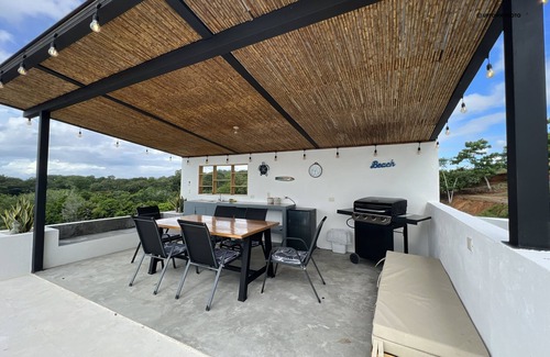 Esterillos Este Villa | Villa Blanca: privacy, luxury, and disconnection. Just 2 minutes from the beach!
