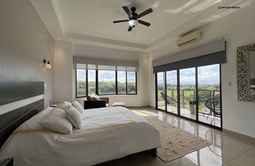Esterillos Este Villa | Villa Blanca: privacy, luxury, and disconnection. Just 2 minutes from the beach!