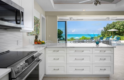 Ocean Point Villa | Villa Blue Heaven-Just Steps to Beach and Turquoise Water - Best Sunsets!