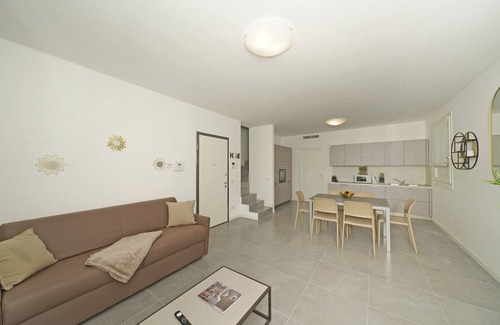 San Benedetto di Lugana Villa | Villa Botego 23 | 3 Bedrooms | Private Infinity Pool, Lake Views & Shaded.
