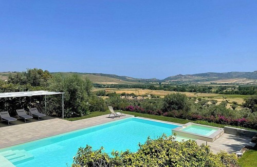 Amaroni Villa | Villa Bougainville: A welcoming one-story villa situated in a quiet location, a few minutes from the town center, with Free WI-FI.