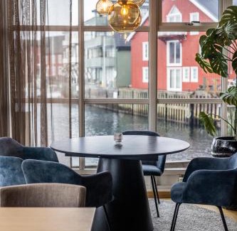 Henningsvaer Hotel | Villa Bryggekanten - by Classic Norway Hotels