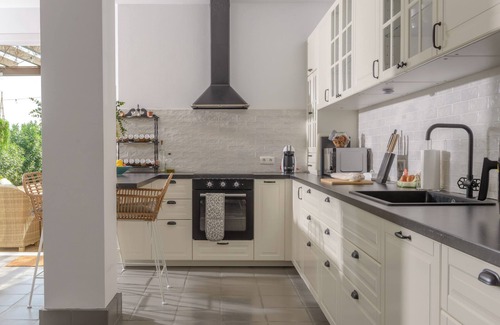 Benalup-Casas Vieja Villa | Villa 'Buganvilla' with Mountain Views, Wi-Fi and Air Conditioning