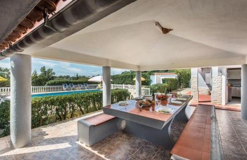 Monte Raposo Villa | Villa Cadre - 5BR w Private Pool & Snooker Table