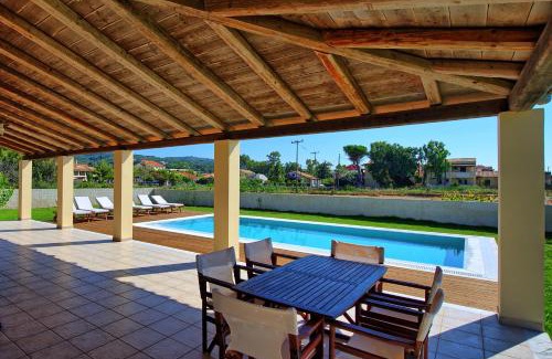 Acharavi Villa | Villa Calypso by PosarelliVillas