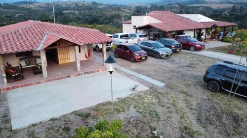 Aratoca House | Villa Campestre Los Girasoles