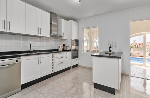 Nerja Villa | Villa "Casa Ambar" with Sea View, Private Saltwater Pool & Wi-Fi