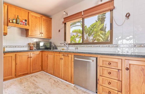 Salobrena Villa | Villa 'Casa Milo' with Sea View, Wi-Fi and Air Conditioning