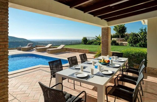Fialho Villa | Villa 'Casa Canasta' with Mountain View, Pool and Air Conditioning