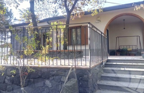 Biancavilla Villa | Villa 'Casale Boschetto Etna' with Mountain View, Wi-Fi and Air Conditioning