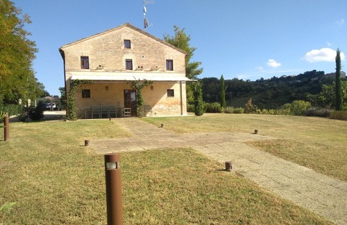 Ponzano di Fermo House | Villa Casale Leporello, sleeps 7, with pool in stunning location
