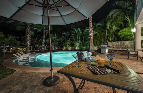 Playacar Fase II Villa | Villa Caterina: 5 Min to Beach, Free Breakfast & Golf Cart.
