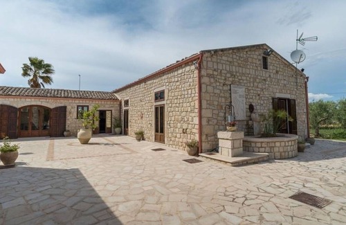 Casa Papa Villa | Villa Chiaramonte amazing villa with p/pool and Spa close to Sciacca