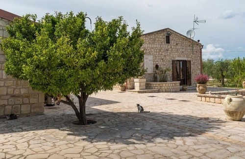Casa Papa Villa | Villa Chiaramonte amazing villa with p/pool and Spa close to Sciacca