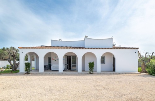 Carovigno Villa | Villa 'Città Bianca' with Private Pool, Wi-Fi and Air Conditioning