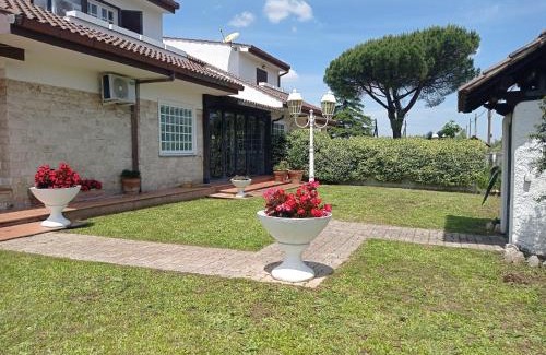 Borghesiana House | Villa Civetta tra Roma e i Castelli Romani