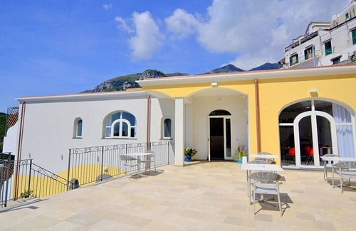 Pontone House | Villa Clarice C, fully refundable with voucher*: A bright and sunny studio apartment in a quiet position, located on a hillside above the sea, with Free WI-FI.
