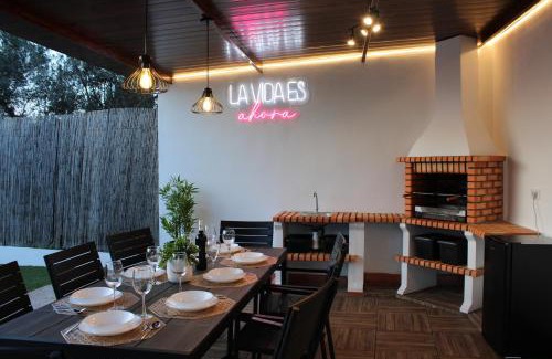 Hornachuelos House | Villa Colorín