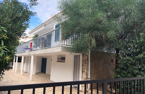 Torredembarra House | Villa completely renovated in peace, 100 m from the sea and close to the beaches