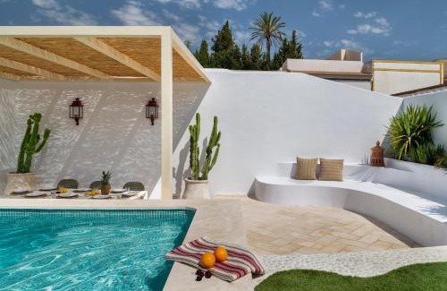 Alcala de Guadaira Villa | Villa con piscina privada salada, solárium y 3 dormitorios