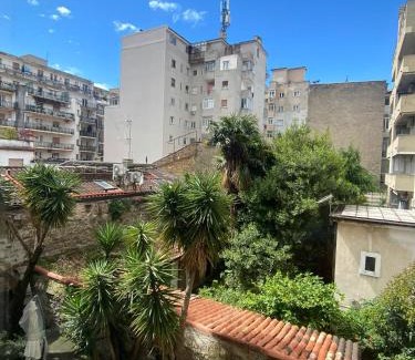 Barriera Vecchia-San Giacomo Apartment | Villa Conti