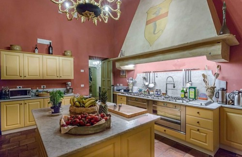 Badia Cantignano Apartment | VILLA CONTRONI .