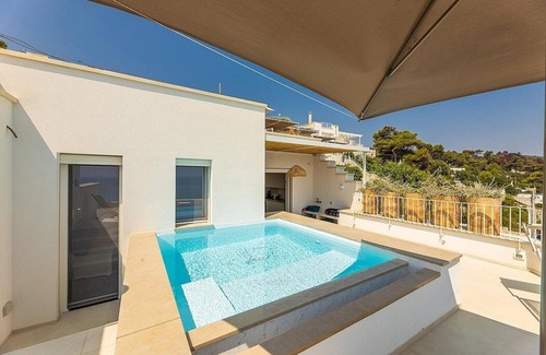 Marina di Marittima House | Villa Core: A bright and sunny independent house which faces the sun and the sea, with Free WI-FI.