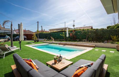 Cros-de-Cagnes Villa | VILLA COTE SUD VI4402 By Riviera Holiday Homes