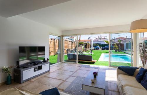 Cros-de-Cagnes Villa | VILLA COTE SUD VI4402 By Riviera Holiday Homes
