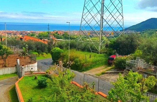 Boissano Apartment | Villa Cristina: 360°sea and mountain views, parking, wifi and free barbecue area