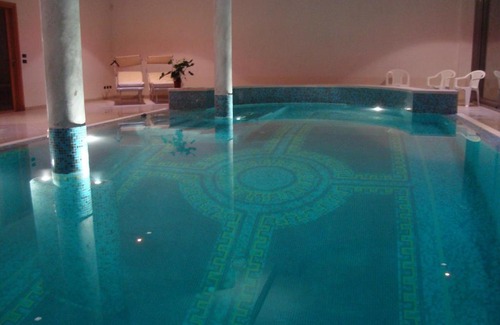 Montioni Villa | Villa d'epoca sul Lago di Garda con piscina interna e parco con laghetto