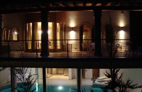 Montioni Villa | Villa d'epoca sul Lago di Garda con piscina interna e parco con laghetto