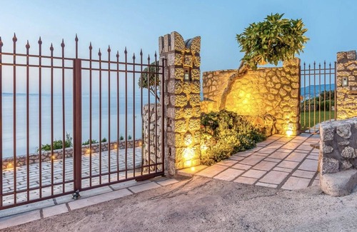 Anacapri Apartment | Villa DAlessandro Carmela, private apartment and private hot jacuzzi