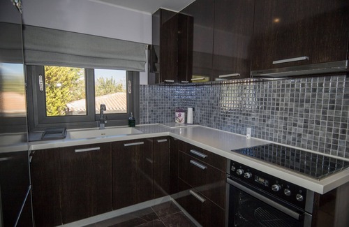 Porto Heli Villa | Villa Dalousa Retreat - 5 min to the beach nprivate pool/jacuzzi spa