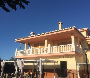 Gojar House | Villa de la Acacia