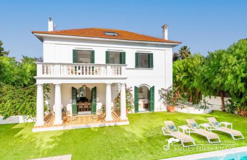 Sitges Villa | Villa De Los Leones in heart of Sitges by Beach and Town with A/C and Games