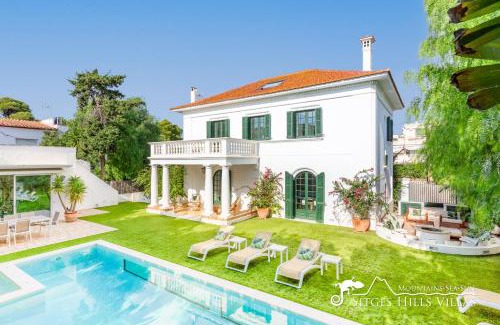 Sitges Villa | Villa De Los Leones in heart of Sitges by Beach and Town with A/C and Games