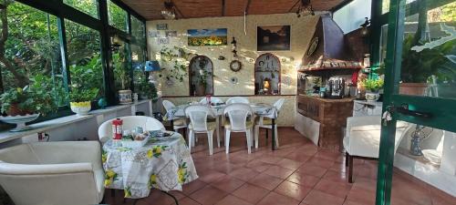 Capri Bed & Breakfast | Villa dei fiori B&B