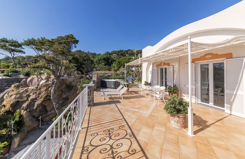 Forio Villa | Villa dei lecci Indaco - Luxury villa on the sea with private jacuzzi