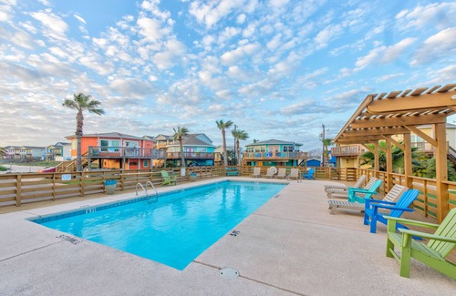 Port Aransas House | Villa Del Sol- AMAZING OCEAN VIEWS! Pool! Pets ok Heated Pool access