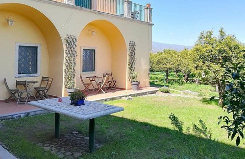 Archi House | Villa Dianto, fully refundable with voucher*: A welcoming two-story apartment that is part of an ancient country house surrounded by a citrus garden, with Free WI-FI.